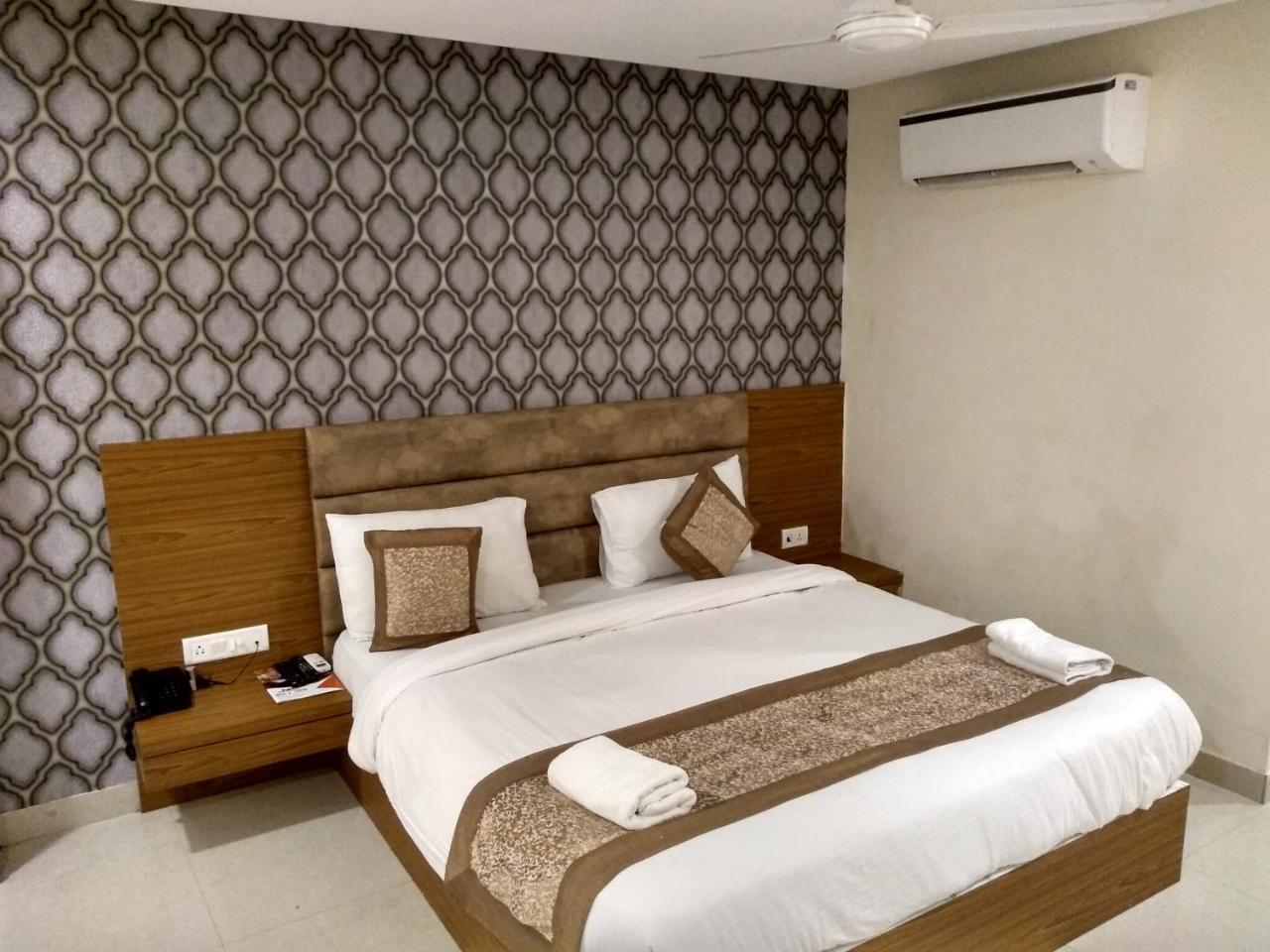 نيودلهي Hotel Airport D'Capitol المظهر الخارجي الصورة